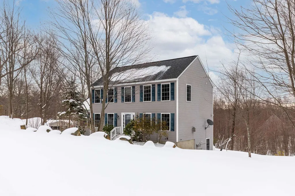 189 Lakeside Oaks Drive Barrington NH 03825