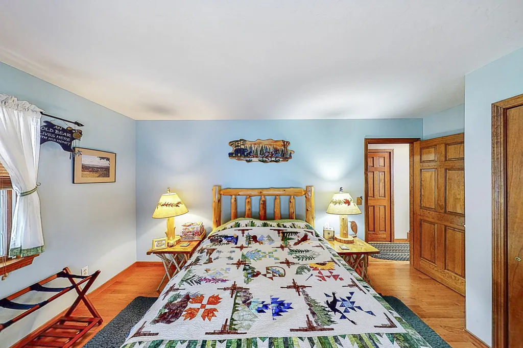 286 Golden Eagle Road Pittsburg NH 03592