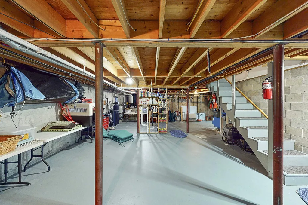 286 Golden Eagle Road Pittsburg NH 03592