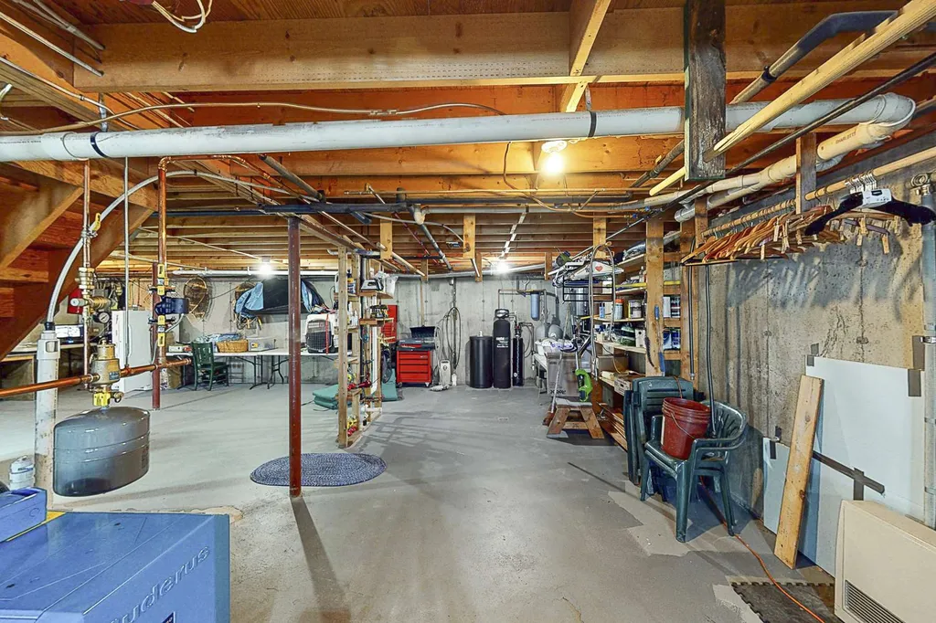 286 Golden Eagle Road Pittsburg NH 03592