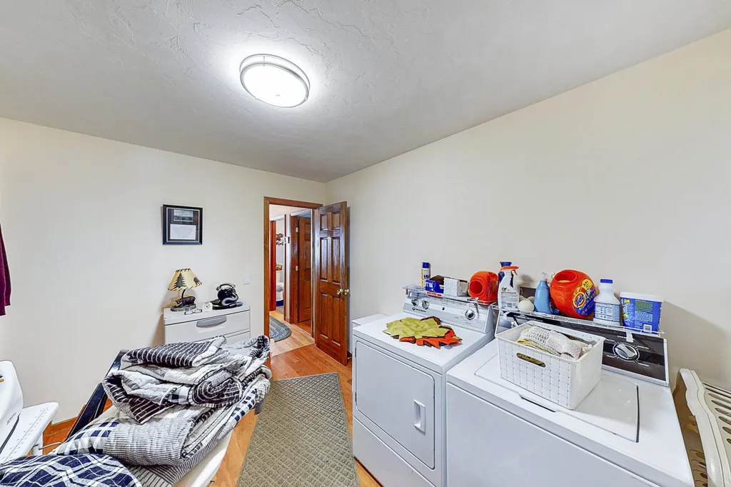 286 Golden Eagle Road Pittsburg NH 03592