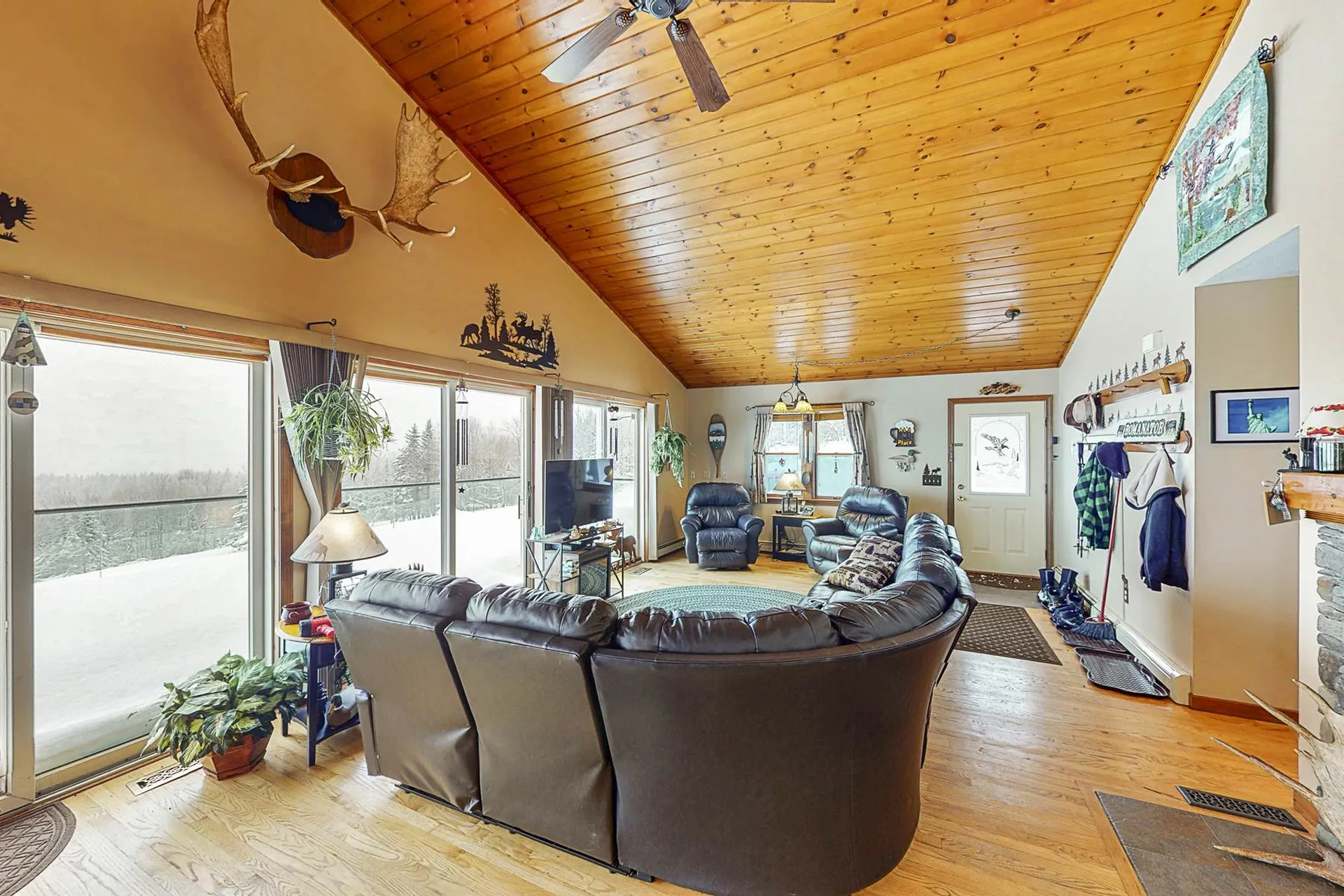 286 Golden Eagle Road Pittsburg NH 03592