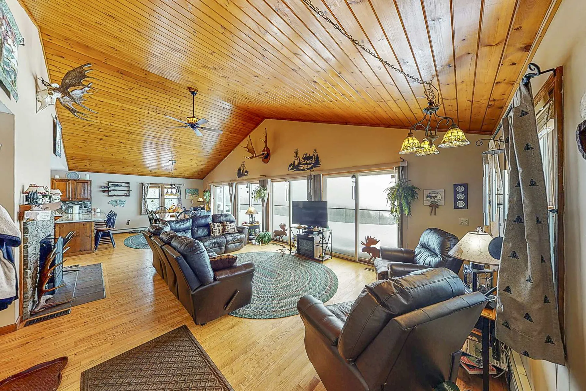 286 Golden Eagle Road Pittsburg NH 03592