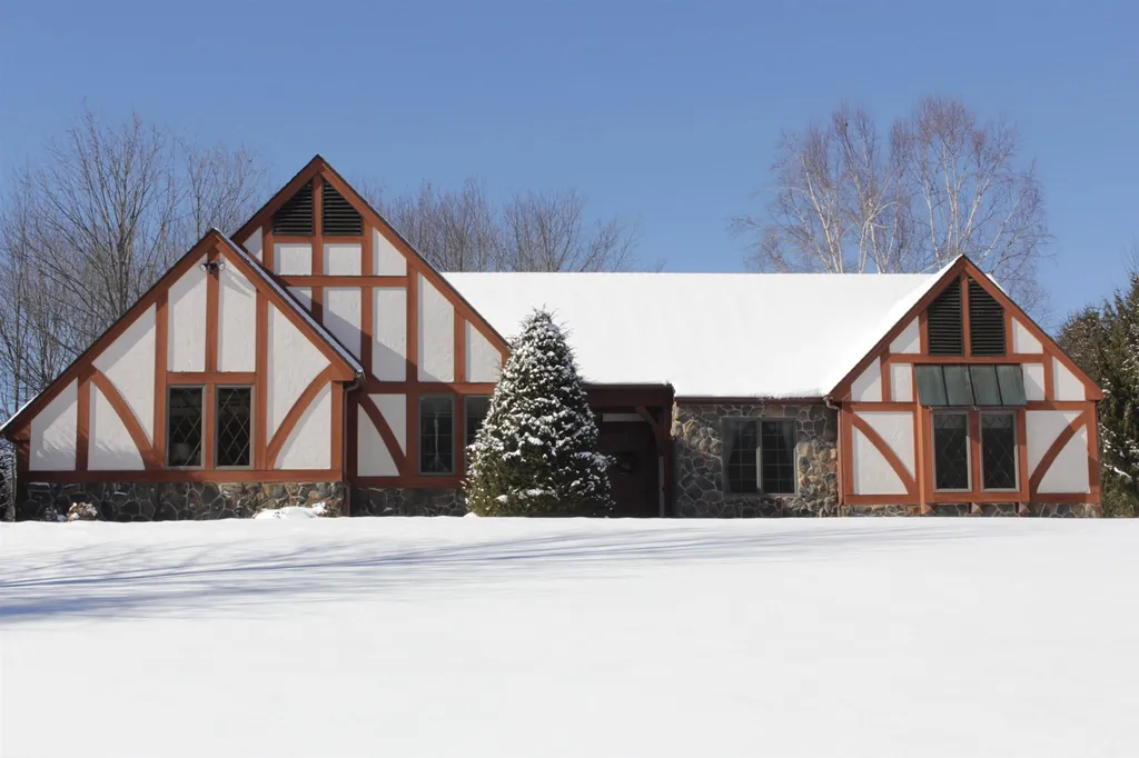 17 Corriveau Drive Hooksett NH 03106