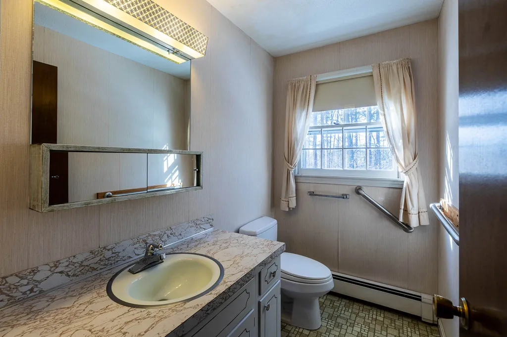 11 Haskins Road Hanover NH 03755