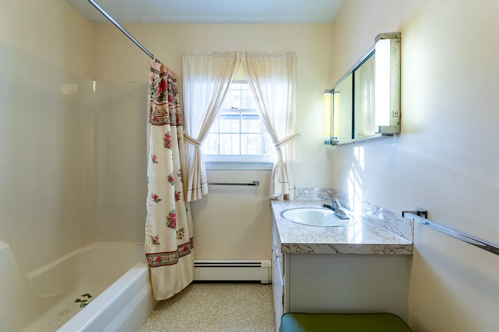 11 Haskins Road Hanover NH 03755