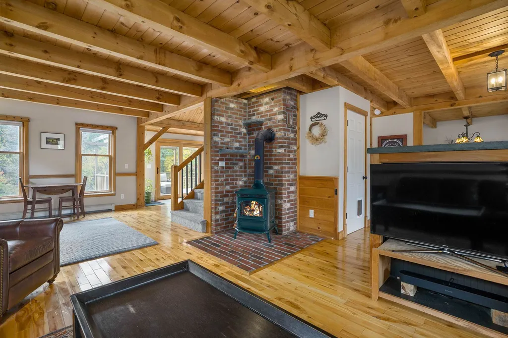 15 Knoll Road Eliot ME 03903