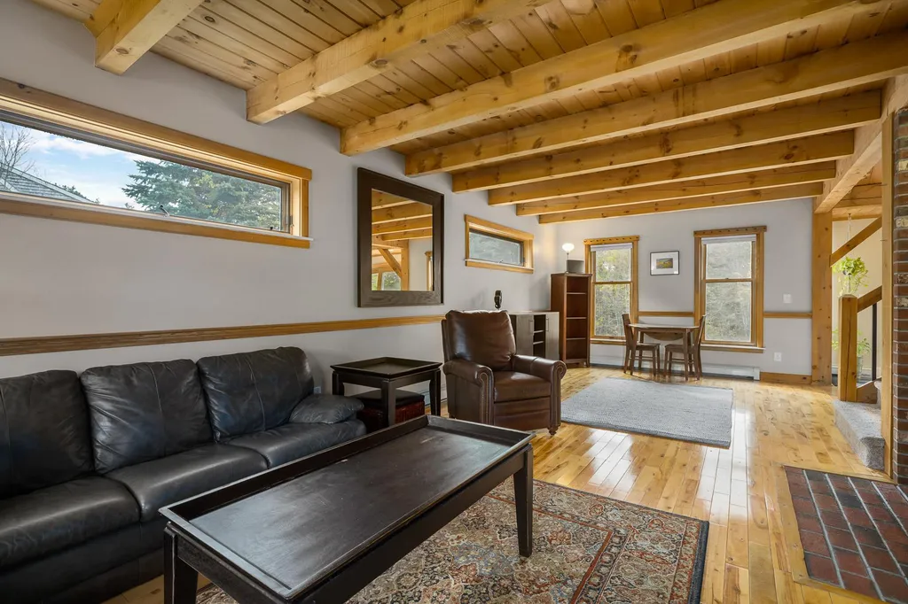 15 Knoll Road Eliot ME 03903