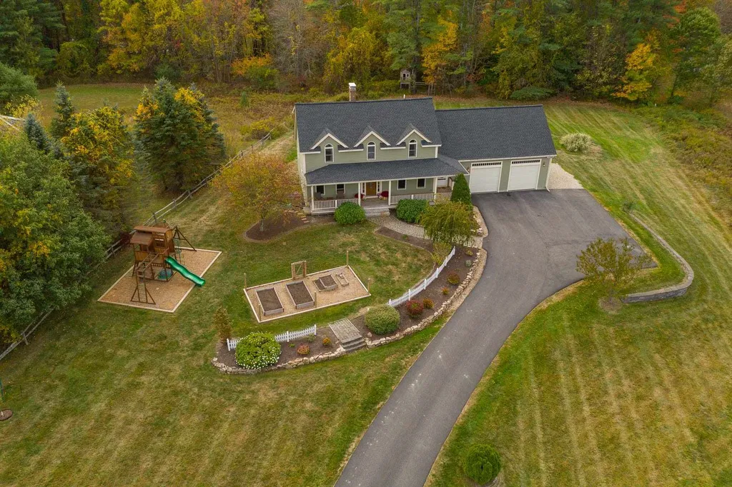 15 Knoll Road Eliot ME 03903
