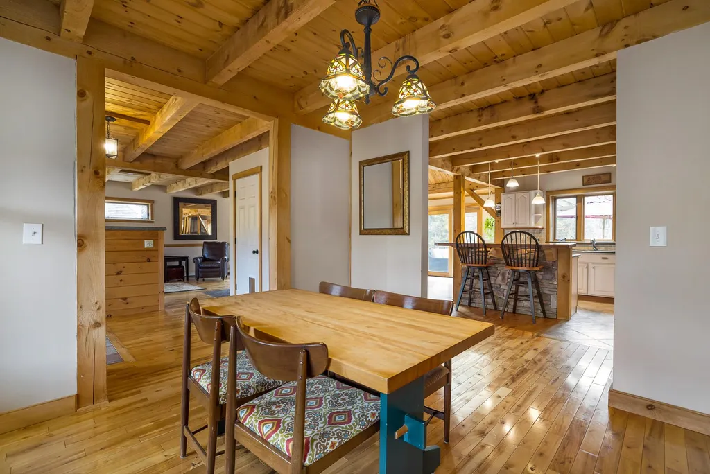 15 Knoll Road Eliot ME 03903