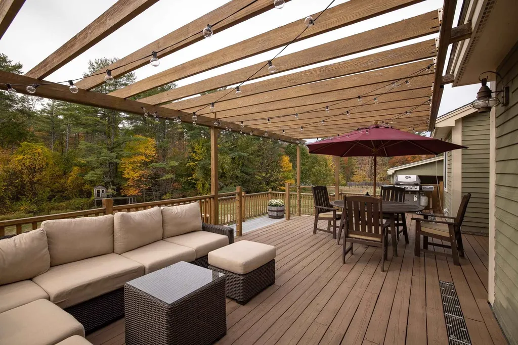 15 Knoll Road Eliot ME 03903