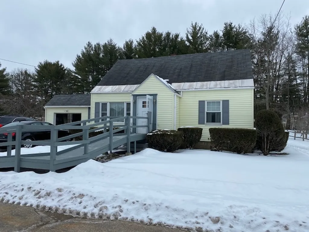 16 Blackwater Road Somersworth NH 03878-1503
