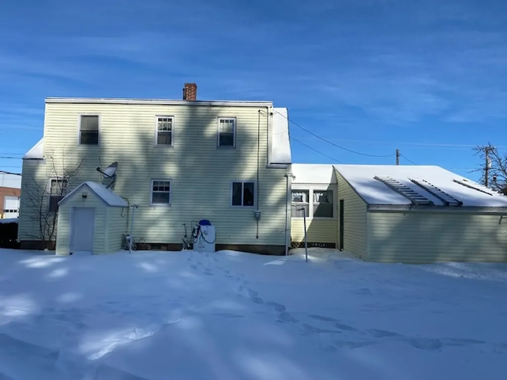 16 Blackwater Road Somersworth NH 03878-1503