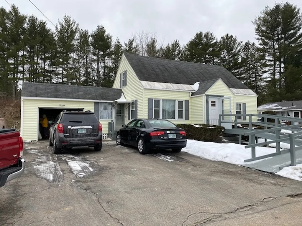 16 Blackwater Road Somersworth NH 03878-1503