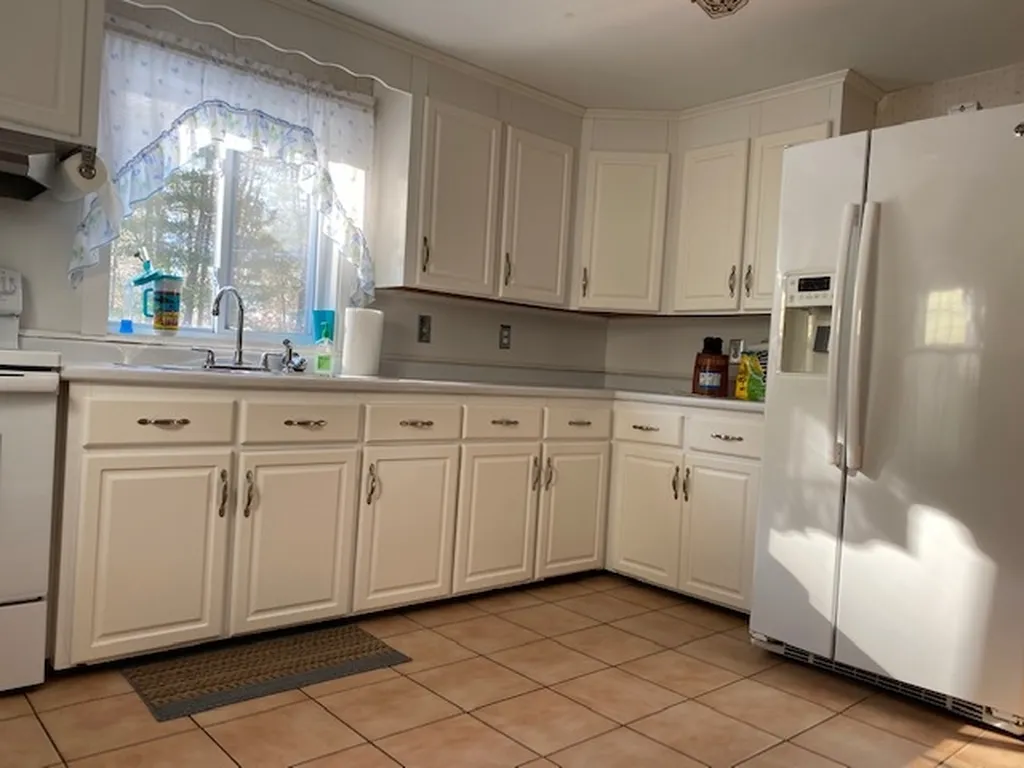 16 Blackwater Road Somersworth NH 03878-1503