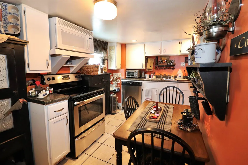 3 Pinkerton Street Derry NH 03038