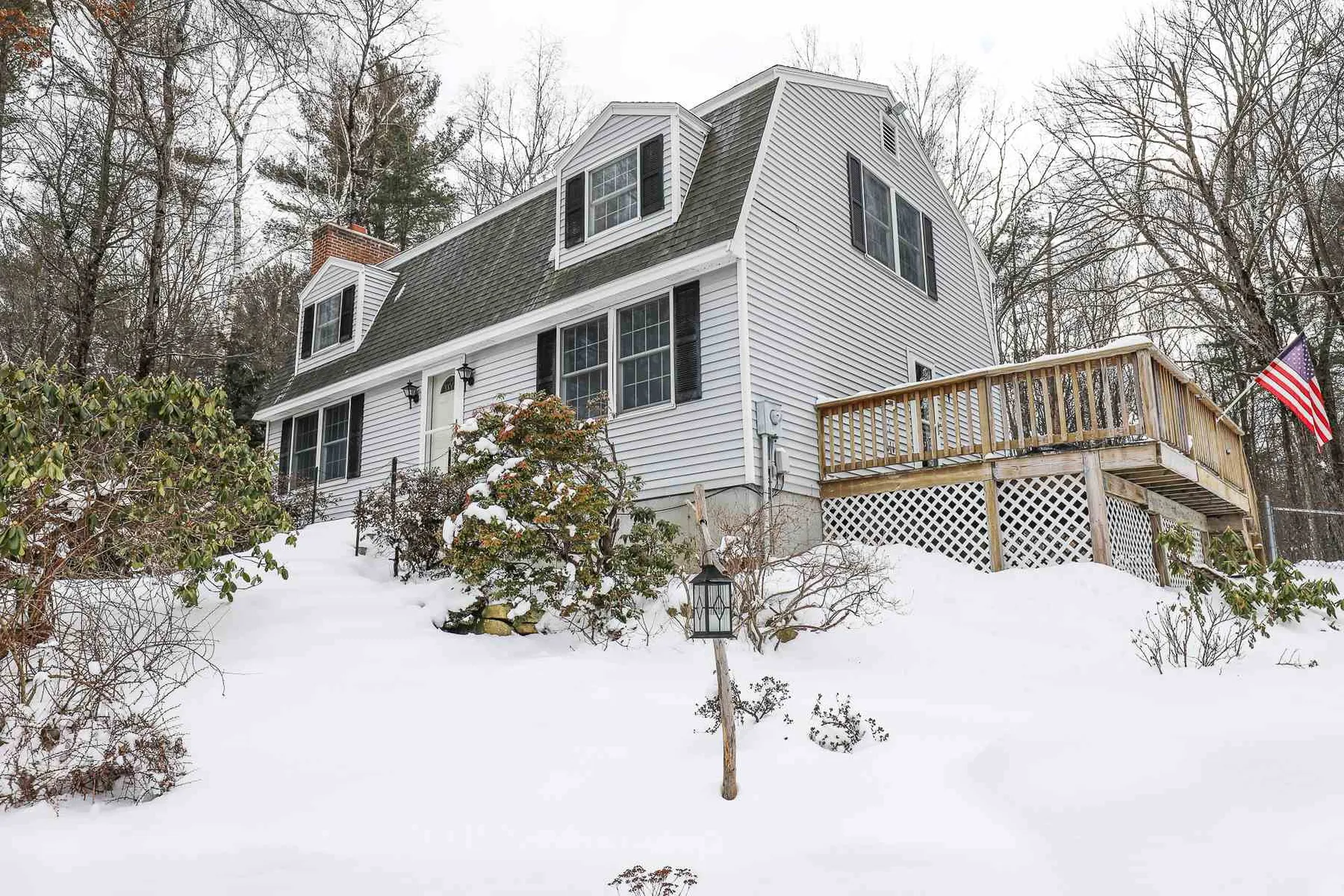 9 Holstein Avenue Londonderry NH 03053