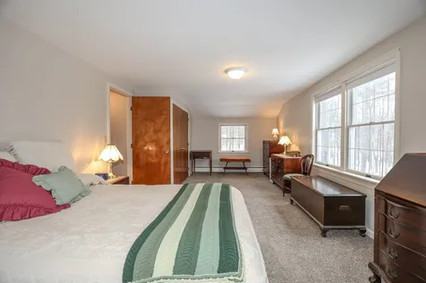 9 Holstein Avenue Londonderry NH 03053