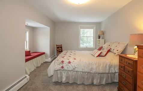 9 Holstein Avenue Londonderry NH 03053