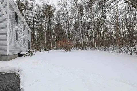 9 Holstein Avenue Londonderry NH 03053