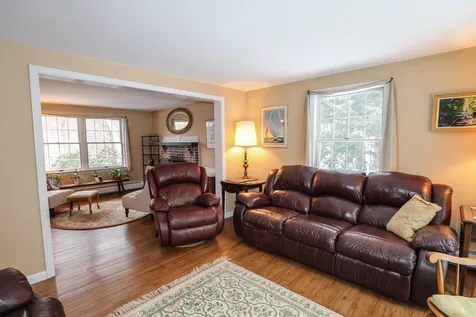 9 Holstein Avenue Londonderry NH 03053