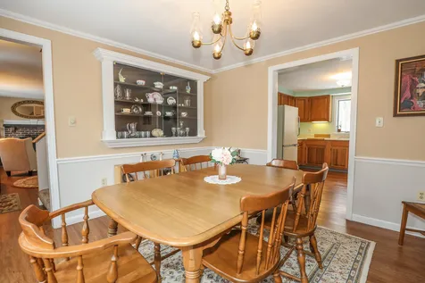 9 Holstein Avenue Londonderry NH 03053