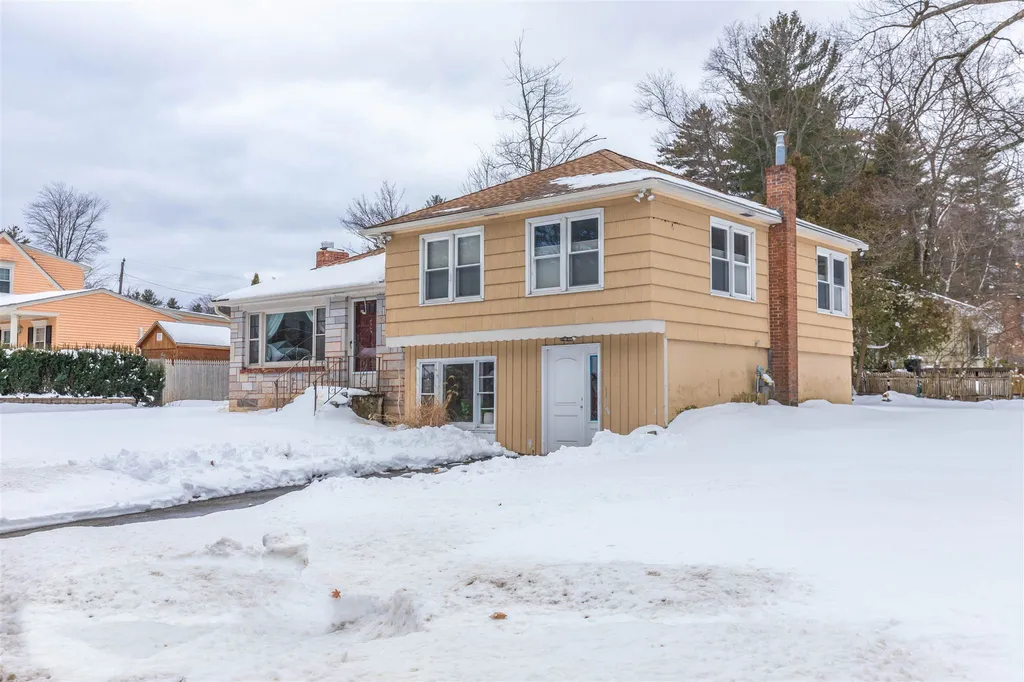 19 Dublin Avenue Nashua NH 03063