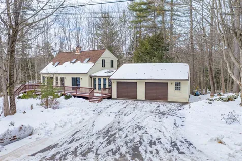 8 Evans Road Hebron NH 03241