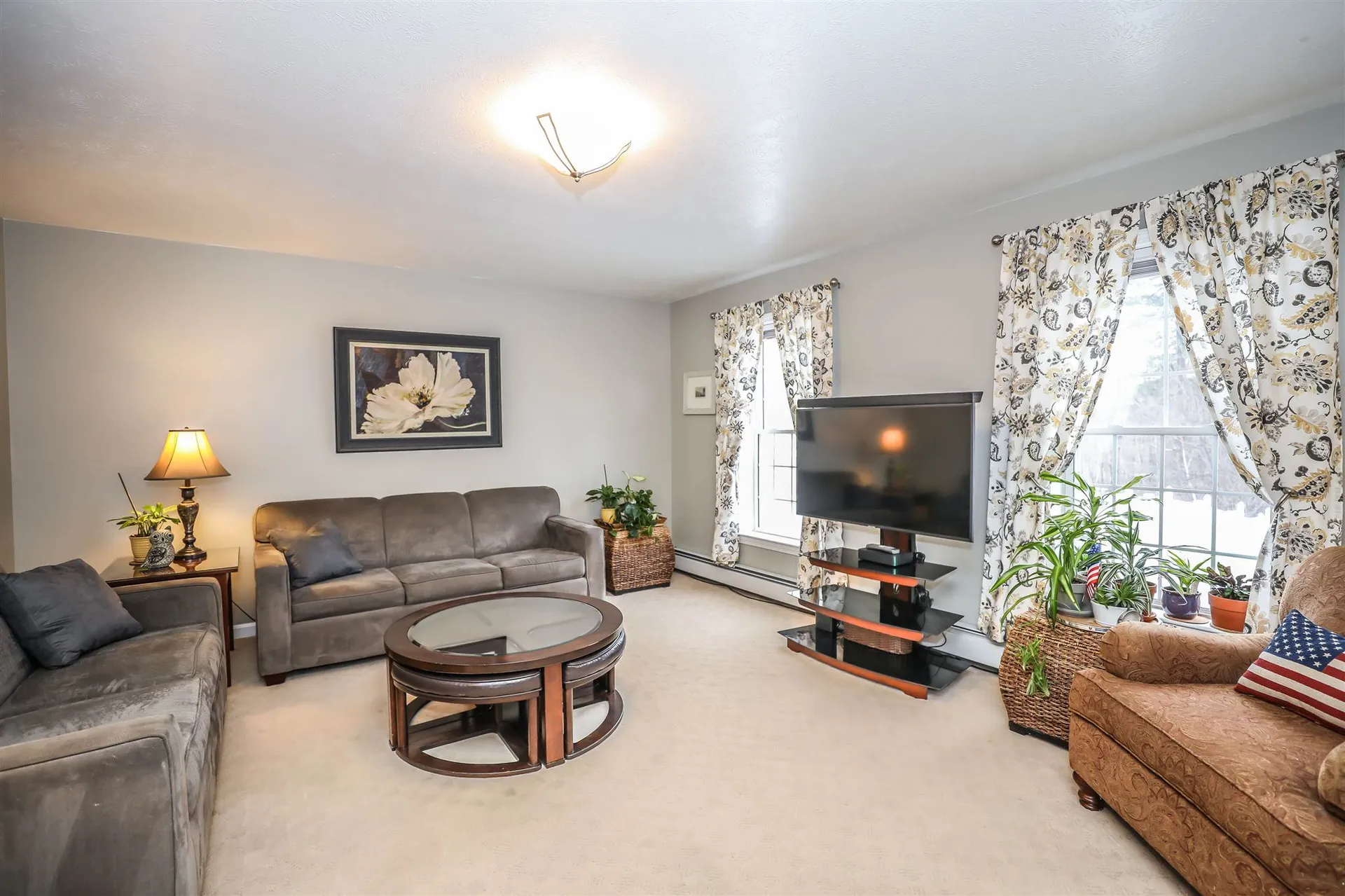 48 Streamside Drive Manchester NH 03102