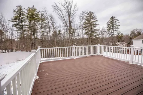 48 Streamside Drive Manchester NH 03102