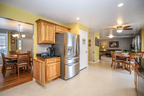 48 Streamside Drive Manchester NH 03102