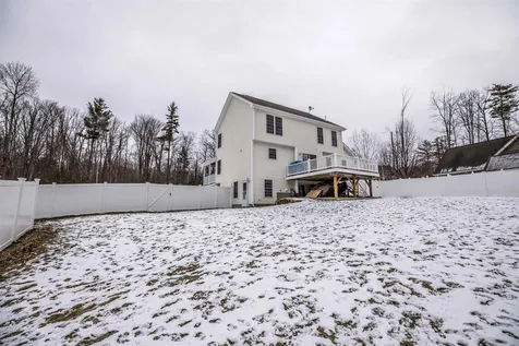 48 Streamside Drive Manchester NH 03102