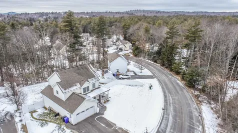 48 Streamside Drive Manchester NH 03102
