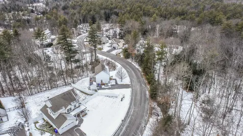 48 Streamside Drive Manchester NH 03102