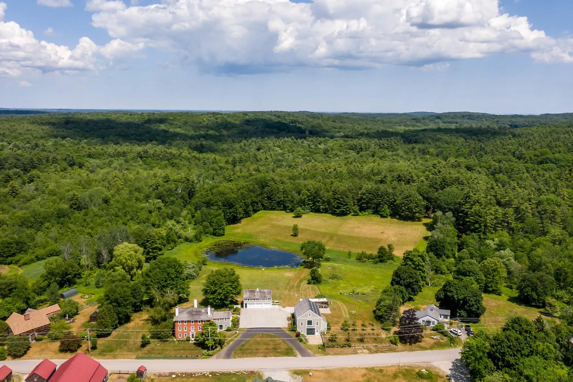 77 South Road East Kingston NH 03827