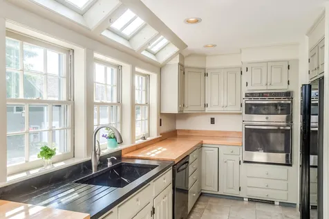 77 South Road East Kingston NH 03827