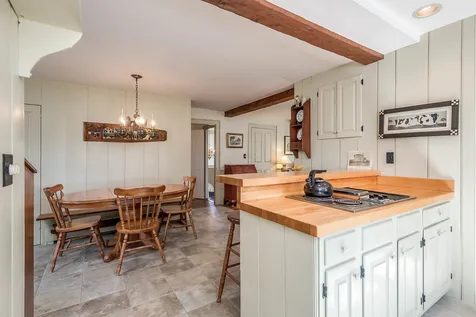77 South Road East Kingston NH 03827