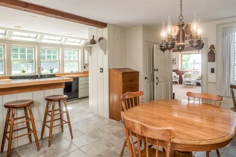 77 South Road East Kingston NH 03827