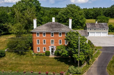 77 South Road East Kingston NH 03827