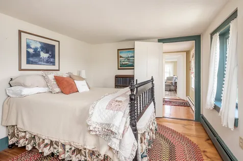 77 South Road East Kingston NH 03827