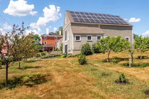 77 South Road East Kingston NH 03827