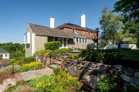 77 South Road East Kingston NH 03827