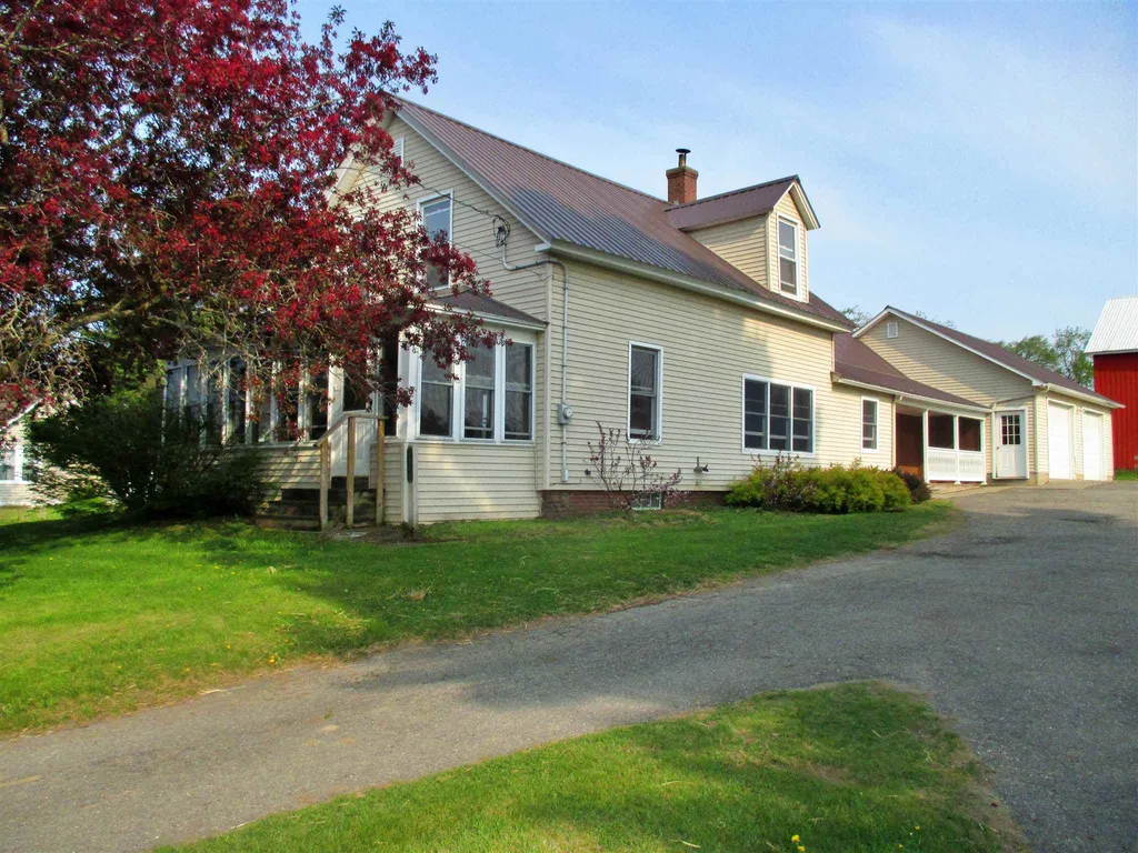 6570 Vt Route 100 Troy VT 05868