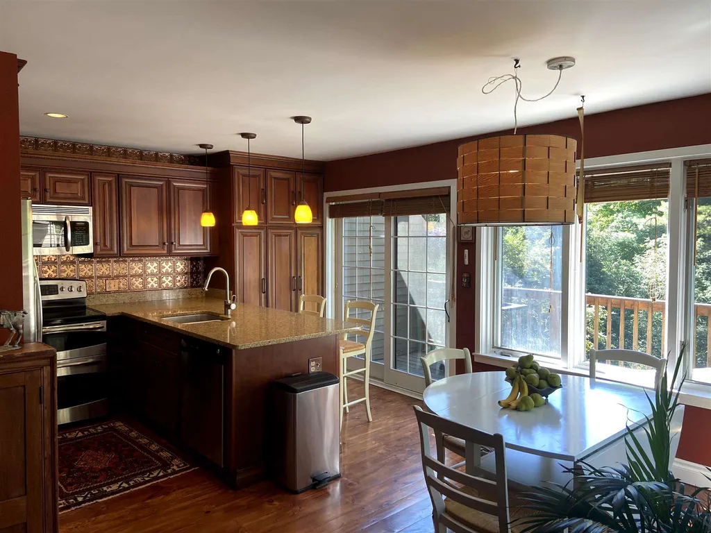 25 College Hill Hanover NH 03755