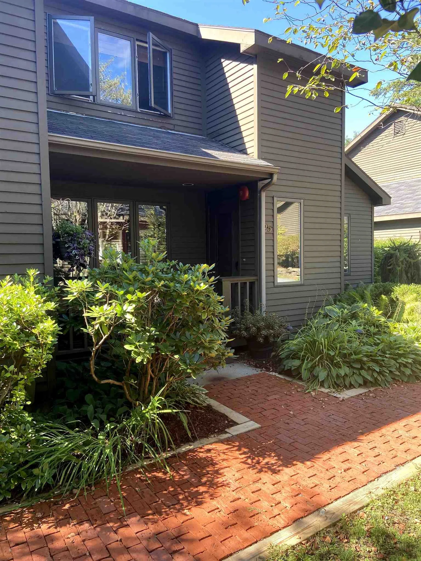 25 College Hill Hanover NH 03755