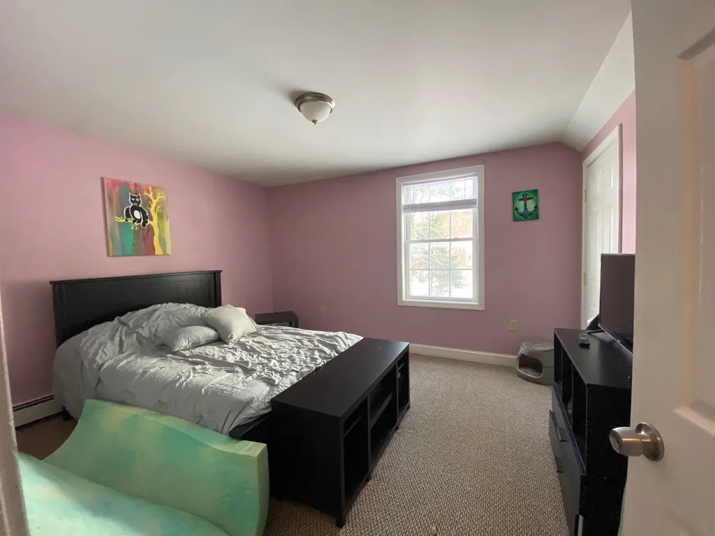 32 Pleasant Street Meredith NH 03253