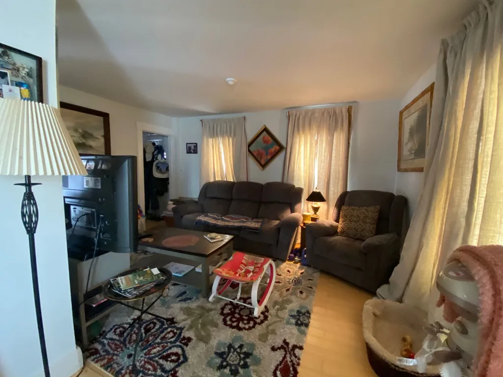 32 Pleasant Street Meredith NH 03253