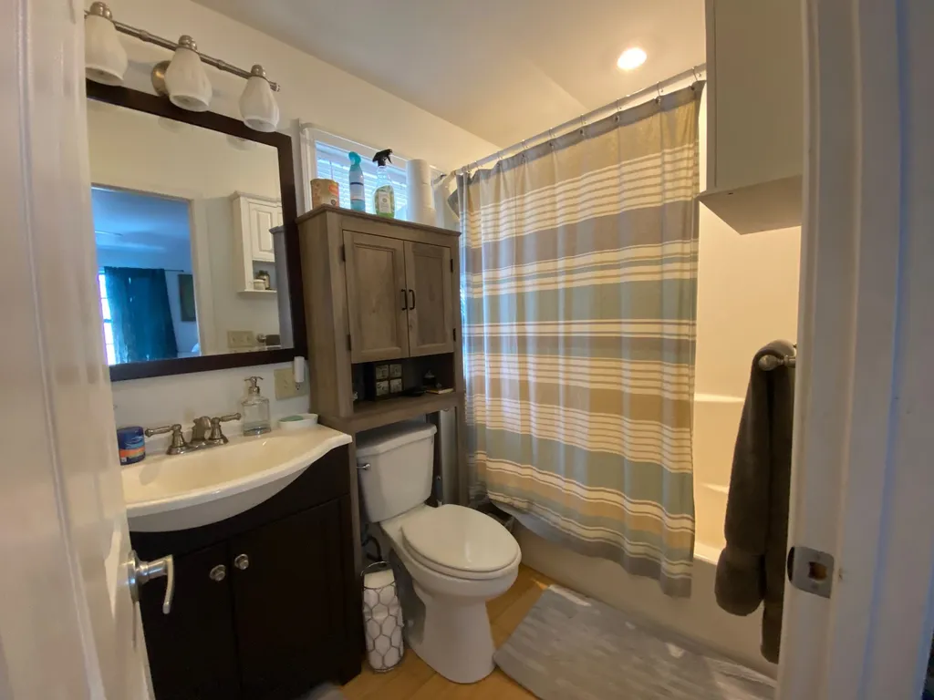 32 Pleasant Street Meredith NH 03253