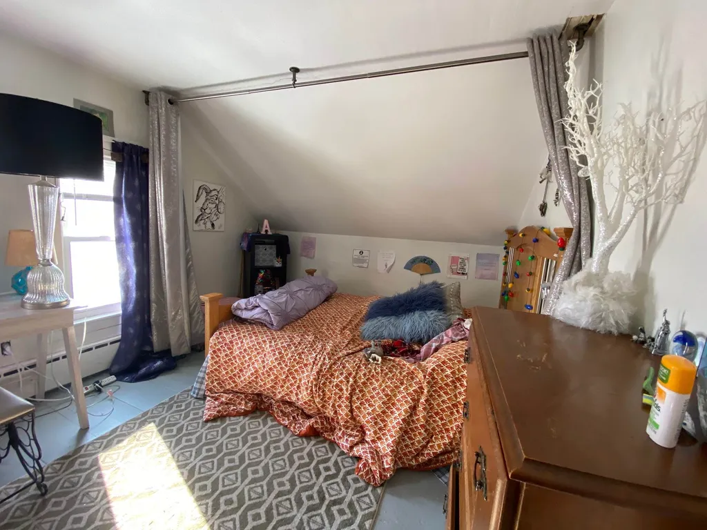 32 Pleasant Street Meredith NH 03253