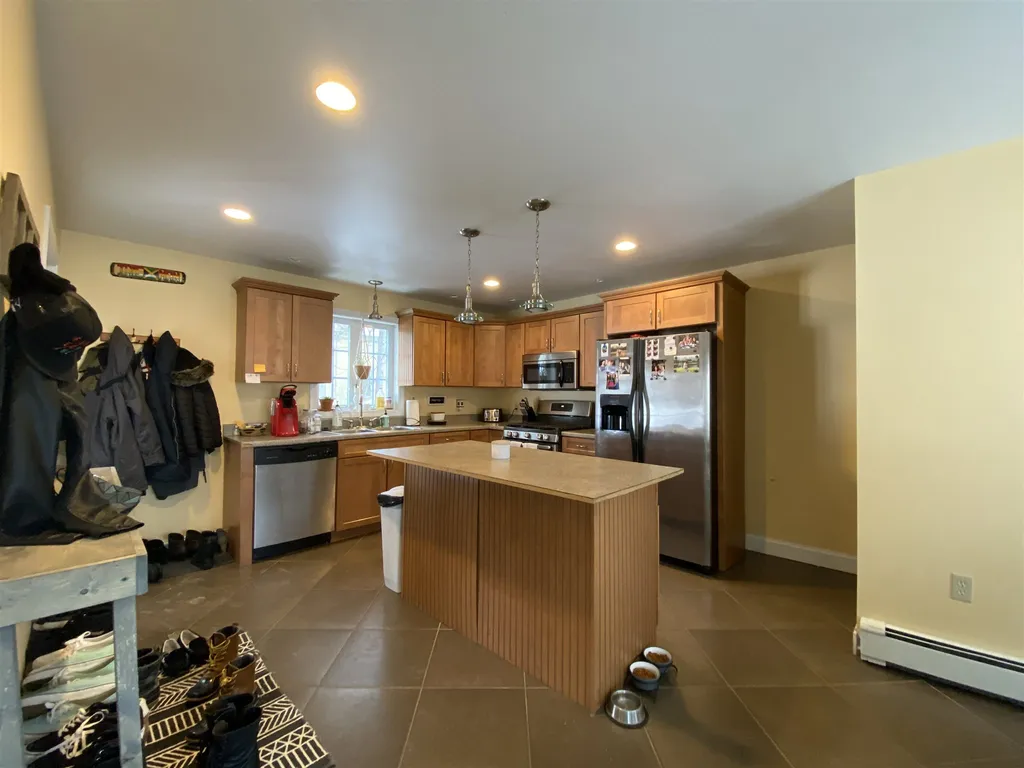 32 Pleasant Street Meredith NH 03253